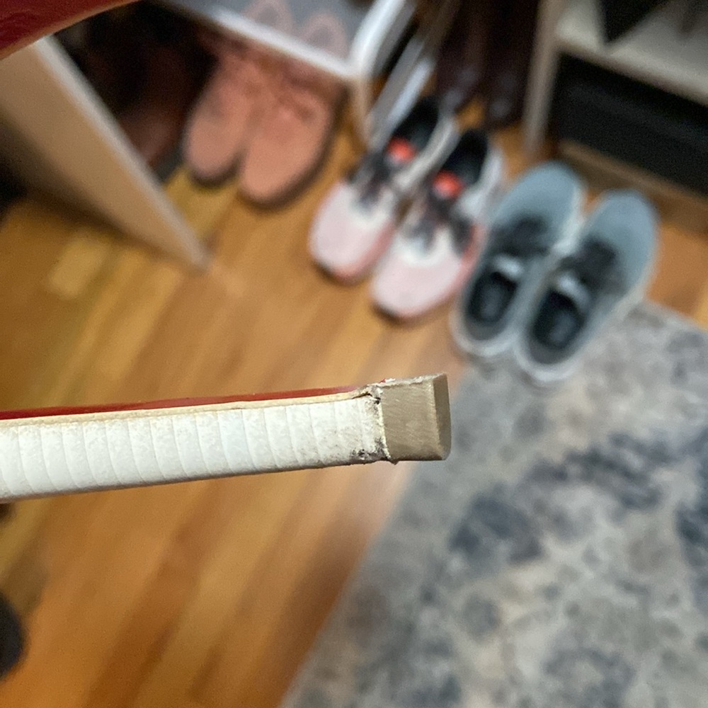 Taylor Swift: Christian Louboutin “Dufoura” Sandals in Smoke/Silver/White - Picture 14 of 15